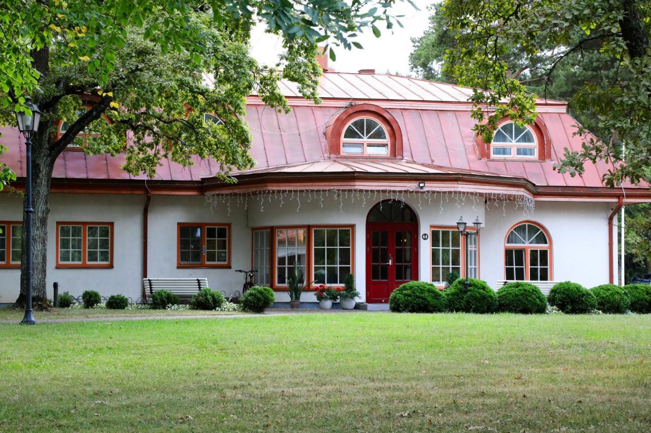 Hotel Saka Manor Exterior foto